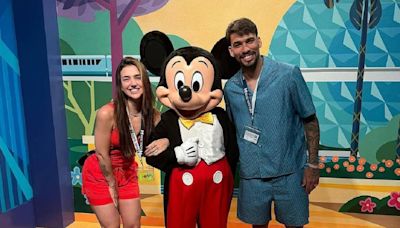 Lucas Paquetá se escapó a Disney con su esposa, María Eduarda Fournier, previo a su debut en la Copa América