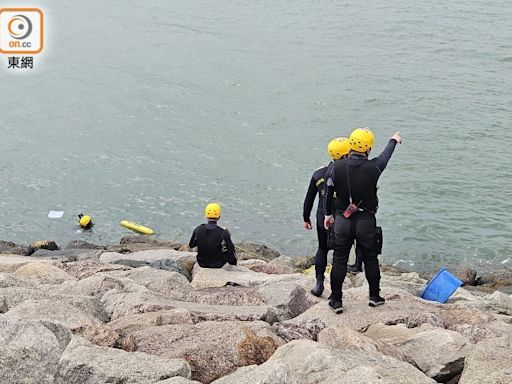 屯門失蹤女子疑欣澳墮海 救援人員海空搜救