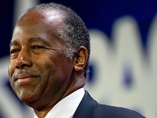 Ben Carson keeps his distance as other VP contenders audition for Trump