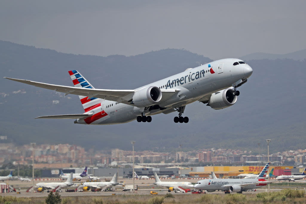 Odoriferously Offensive: 3 Black Passengers Sue American Airlines After Being Kicked Off Flight Over 'Offensive Body Odor'