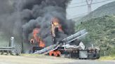 Vuelca y se incendia grúa en la carretera Saltillo-Monterrey