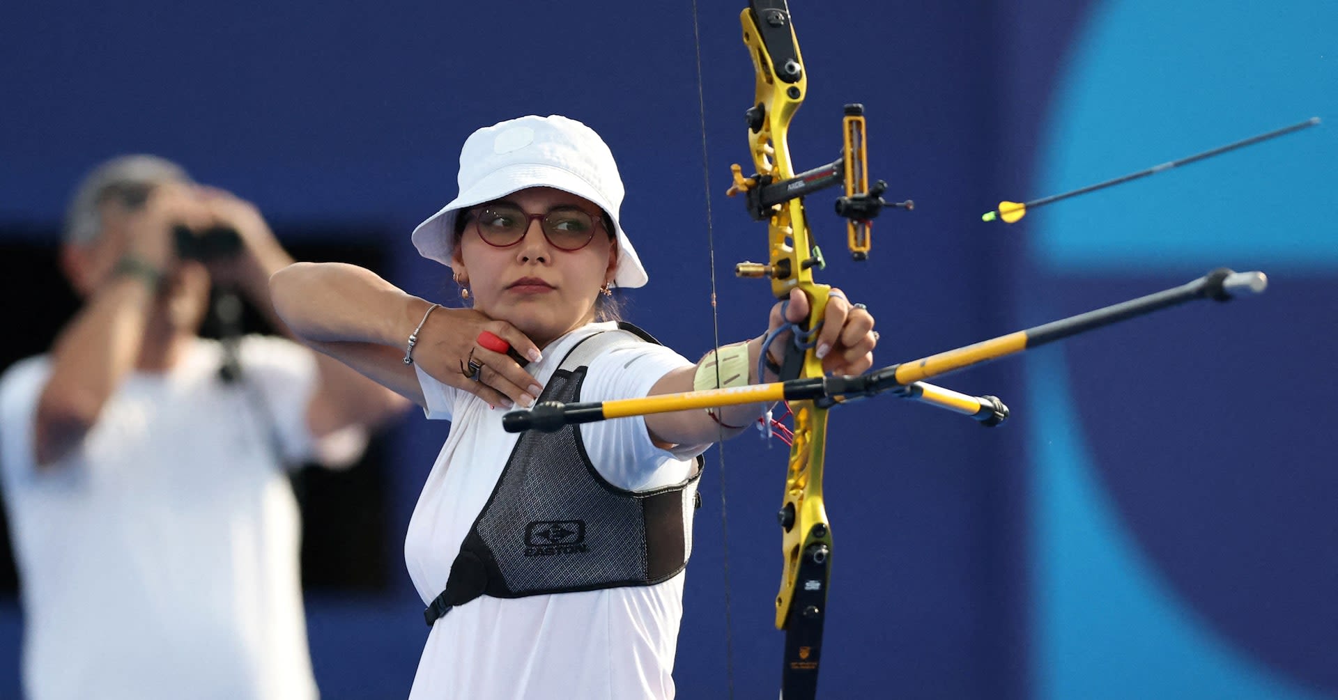 Pregnant fencer and archer send message of strength to women