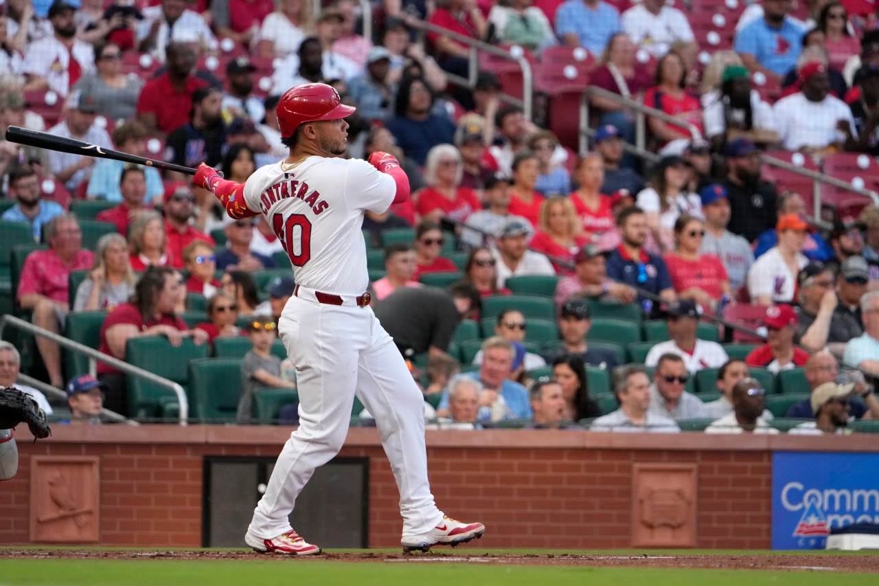 Cardinals catcher Willson Contreras breaks left forearm when hit by J.D. Martinez’s bat