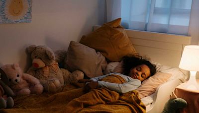 Énurésie : mon enfant fait pipi au lit, que faire ? Les réponses d’une pédiatre
