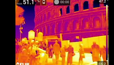 El video con cámara infrarroja que muestra el intenso calor que soportan los turistas en Roma: más de 50°C en la superficie