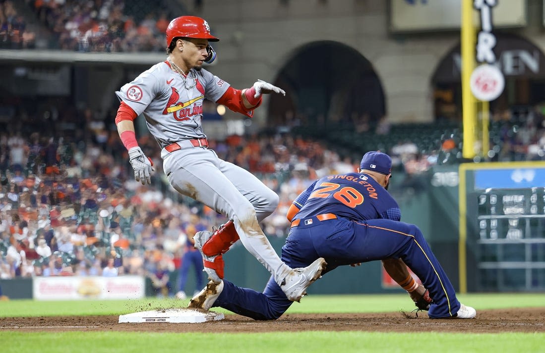 Deadspin | Four-run eighth lifts Astros past Cardinals