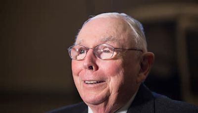 Charlie Munger Gave His Family Fortune To The 'Chinese Warren Buffett' Who Turned It Into Over $400 Million Dollars — 'Unholy Good Returns'