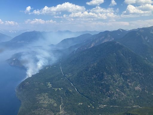 Crews fighting six significant wildfires near B.C.’s Slocan Lake hampered by changing weather
