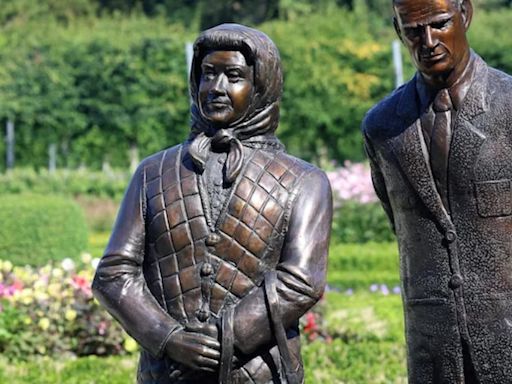 La nueva estatua de la reina Isabel II que provoca polémica: “No hace nada por la memoria de Su Majestad”