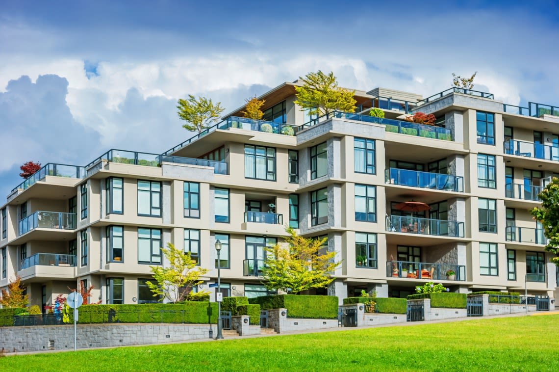 Investment Potential of a Condo vs. a House: A Comprehensive Comparison