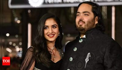 Anant Ambani and Radhika Merchant receive grand welcome in Jamnagar post their wedding | Hindi Movie News - Times of India