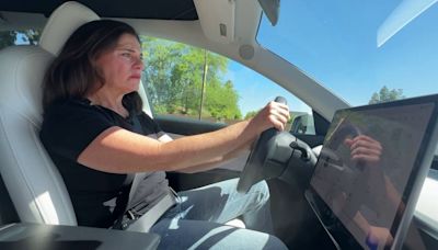 Arizona woman trapped in Tesla when battery dies