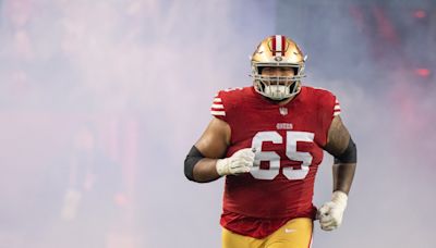 49ers starting OL has surgery on broken pinkie finger