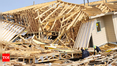 Power outages could linger for days after storms batter Texas again, leaving 1 dead - Times of India