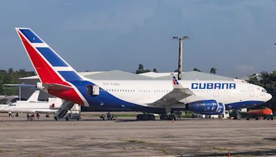 Javier Milei se alinea con Estados Unidos y corta los vuelos semanales de Cubana de Aviación