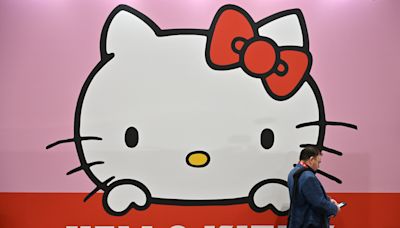 "Me inspiré en mi gato de infancia para crear a Hello Kitty": cómo una artista japonesa inventó hace 50 años el personaje que hoy vale más de $80.000 millones