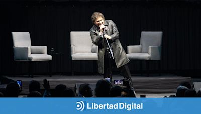 Gritos contra Sánchez y Begoña Gómez en la presentación del libro de Milei contra "el maldito socialismo"