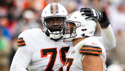 Dawand Jones to miss practice with knee injury, adding to Browns tackle issues