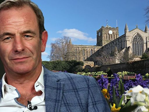 Inside Grantchester star Robson Green's life off screen in pretty Northumberland market town