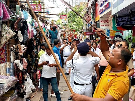 In a U-turn, Mamata says hawker eviction not the goal of her government