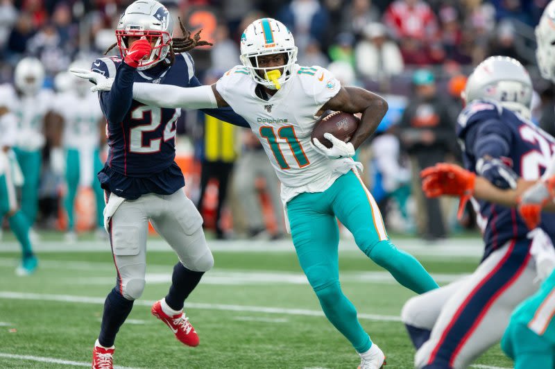 Longtime Dolphins wide receiver DeVante Parker to retire, cites family time