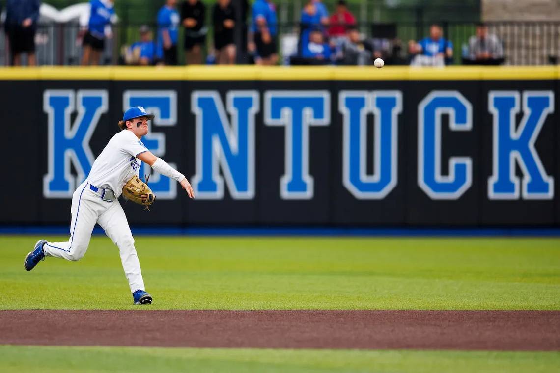 No. 8 Kentucky baseball drops series opener to No. 2 Arkansas in battle for SEC supremacy