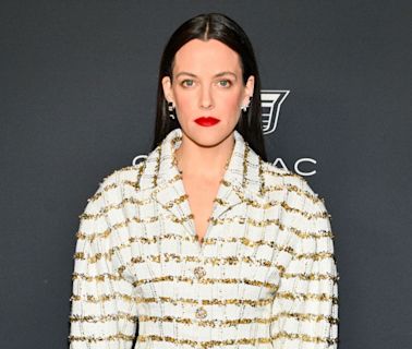 Riley Keough: Sie macht Werbung für Mutter Lisa Marie Presleys Buch