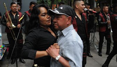 ¡Alista tus mejores pasos! Preparan baile masivo por el Día de las Madres en Monumento a la Revolución