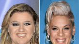 Kelly Clarkson Sings Heartfelt Cover Of 'Just Give Me A Reason' With Pink At The iHeartRadio Music Awards In A Low...