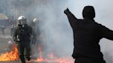 La oposición acusa al Gobierno griego de reprimir las protestas por el accidente de tren