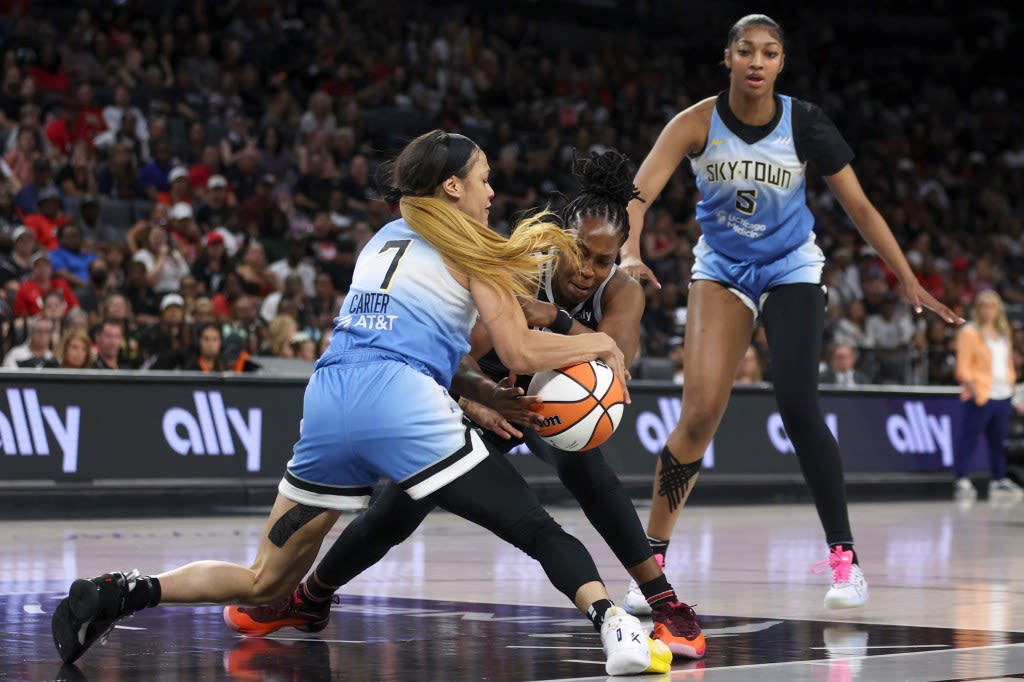Chennedy Carter scores 34 and Angel Reese records another double-double as the Chicago Sky beat the Las Vegas Aces