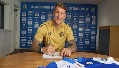 Rovers complete deal to re-sign defender Kyle McFadzean