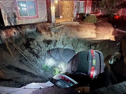 Sinkhole in Las Cruces, NM swallowed two cars, forced residents to leave their homes