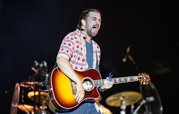 Noah Kahan's sold-out Alpine Valley show in Wisconsin evacuated, postponed due to storms