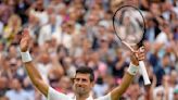 Djokovic hace historia con debut triunfal en Wimbledon