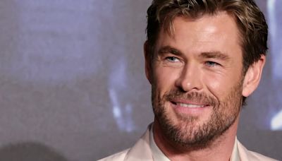 Chris Hemsworth dice que se identifica más con los personajes graciosos que con los héroes