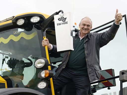 Ed Davey drives tractor in new Lib Dem stunt as he vows to knock down Blue Wall