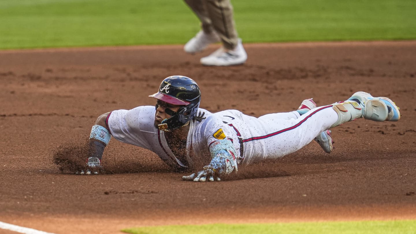 BREAKING: Ronald Acuña Jr. Leaves Game With Trainers After Non-Contact Leg Injury