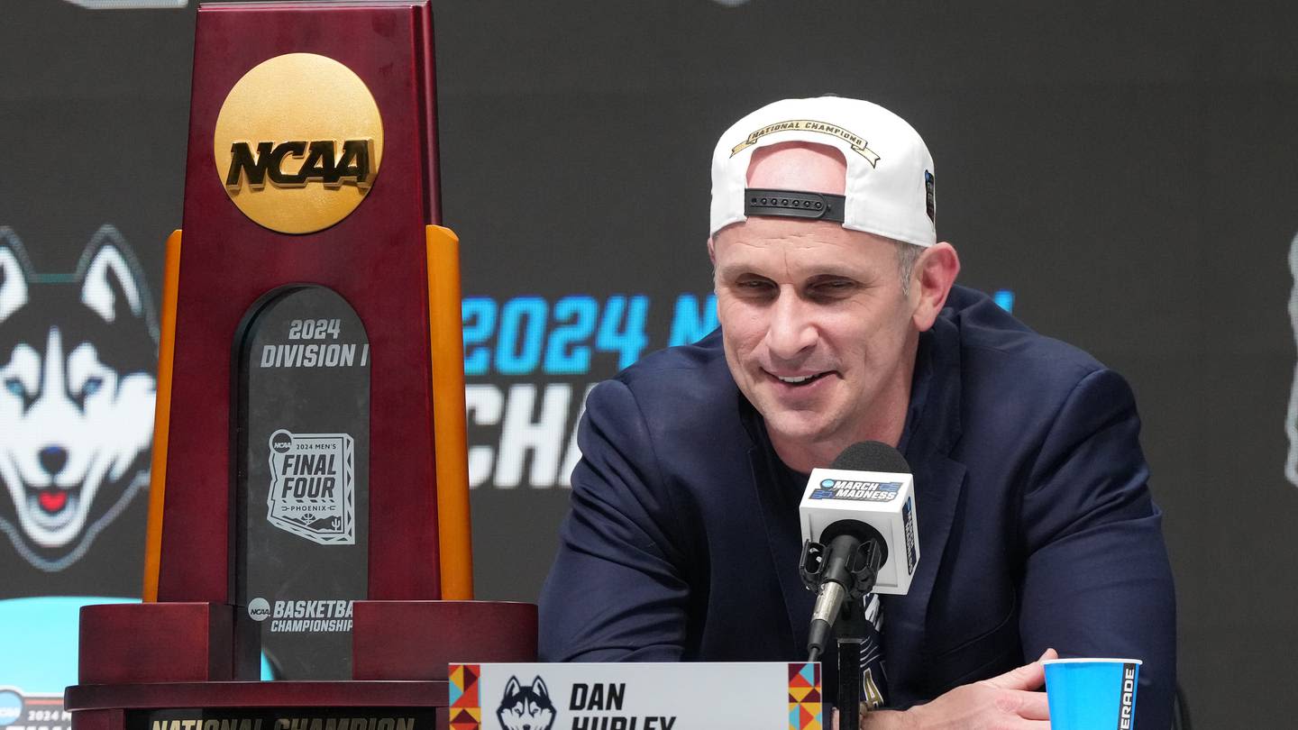 Dan Hurley insists he didn't use Lakers' interest as leverage for a better contract from UConn