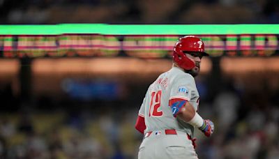 Kyle Schwarber slugs 3 homers and has 7 RBIs for Phillies in 9-4 win over Dodgers