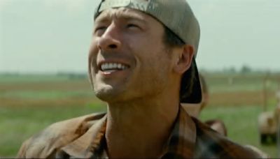 “Hard Pass”: Glen Powell’s Twisters Sets a Milestone That Would Make Zack Snyder, Christopher Nolan Proud – But Fans Need a Little More Convincing