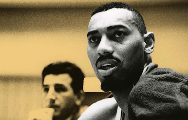 "Out of nowhere, some sandwiches would show up… some beers for everybody" - Wilt Chamberlain kept quiet about covering food and drinks for college students for two years