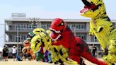 T-rexcellent race heats up Toyama dino festival