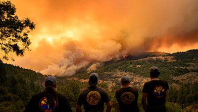 1 dead as Colorado wildfire spreads; California Park Fire raging