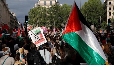 4 pro-Palestine protesters arrested for scaling the Australian parliament's roof