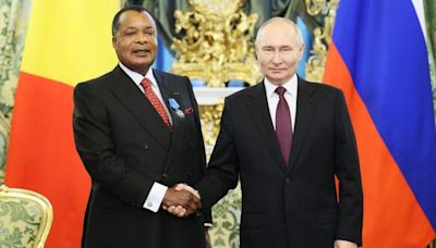 En visite à Moscou, Sassou-Nguesso salue la Russie pour son «courage et sa résilience»