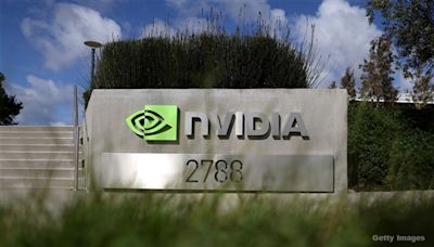 傳Nvidia(NVDA.US)明年在華推搭配特殊伺服器新晶片 繞過美國限制