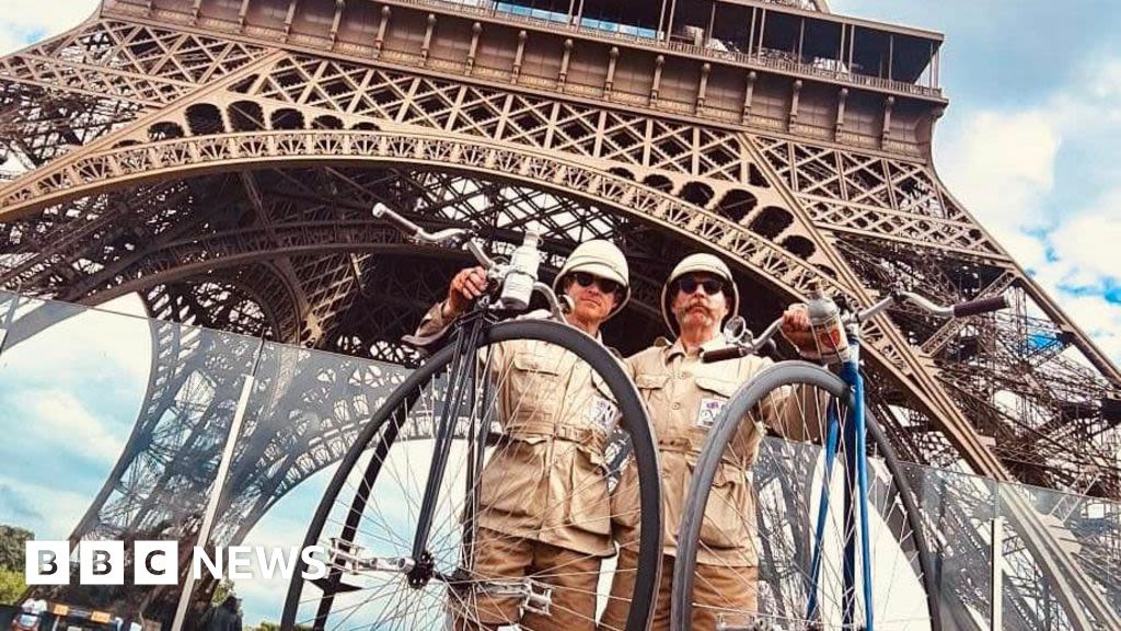 Penny farthing duo reach Eiffel Tower after 230 mile ride