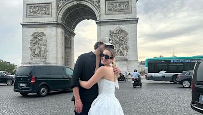 Mía Rubín y su novio llevan su amor por primera vez a París