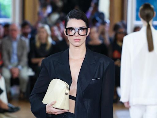 Kris Jenner ‘Didn't Recognize’ Kendall Jenner at Paris Fashion Week